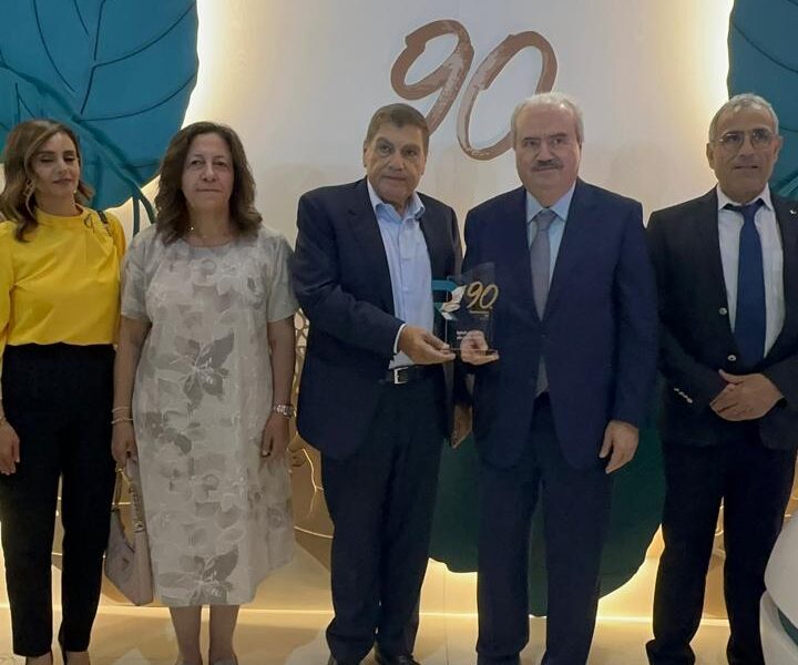 اشاد بتحوّلها “من مؤسسة كانت تخسر إلى مؤسسة رابحة تدرّ أموالاً على الخزينة” جابر تفقّد جناح “الريجي” في معرض “صُنع في لبنان”: أمام الصناعة اللبنانية اليوم فرصة ممتازة