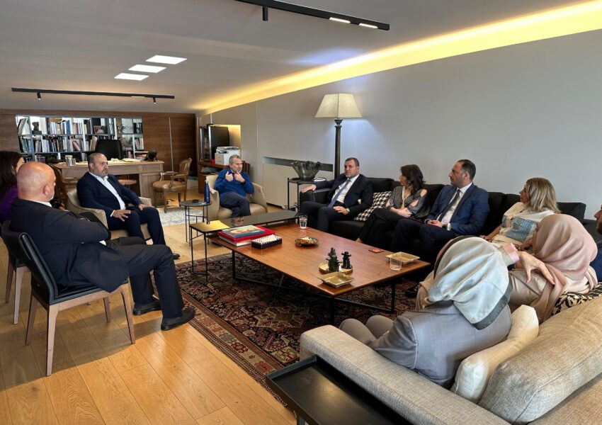 إستقبل رئيس التيار الوطني الحر النائب جبران باسيل لجنة الإغتراب في نقابة المحامين في بيروت برئاسة المحامي سامر بعلبكي
