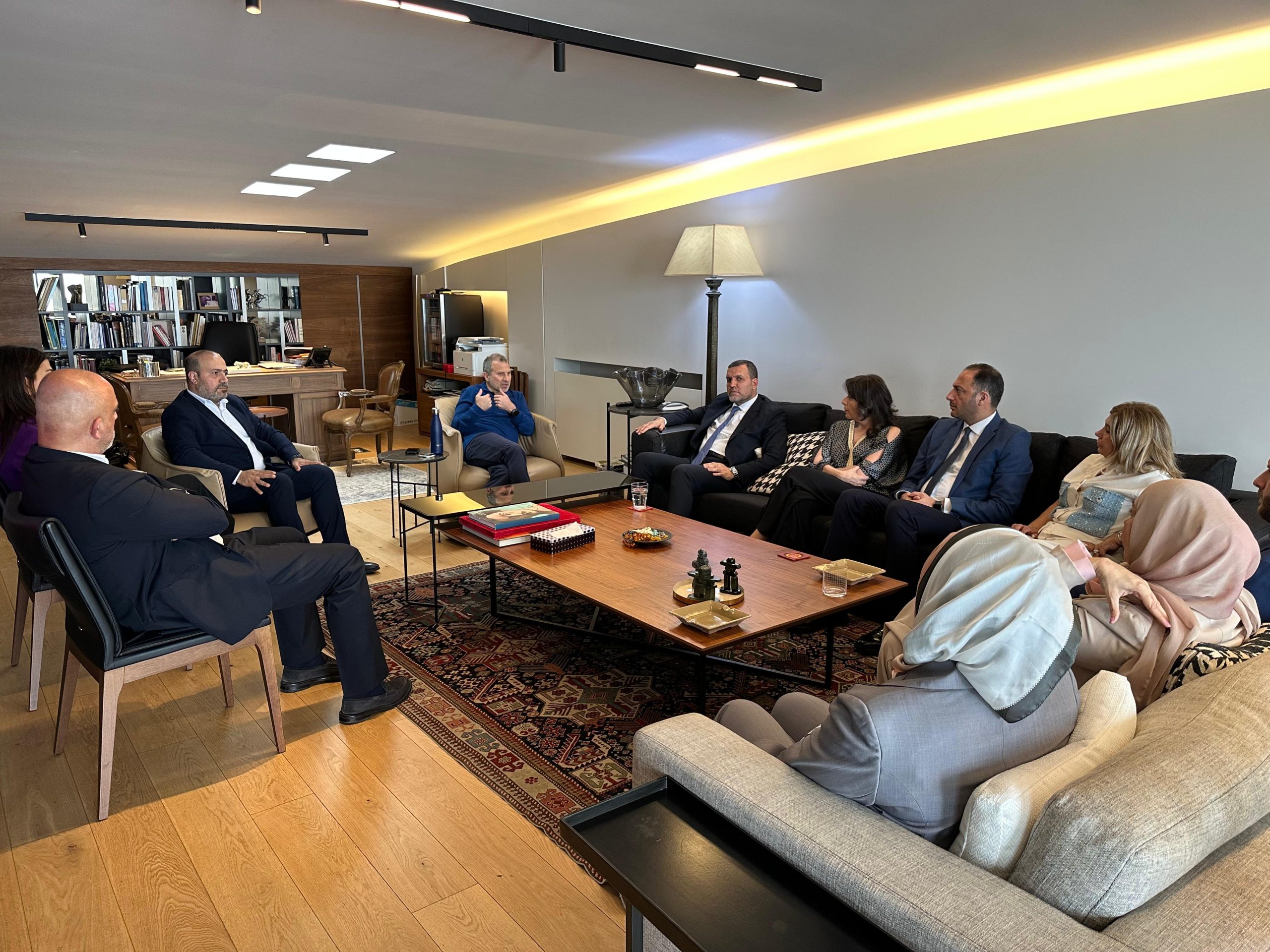 إستقبل رئيس التيار الوطني الحر النائب جبران باسيل لجنة الإغتراب في نقابة المحامين في بيروت برئاسة المحامي سامر بعلبكي