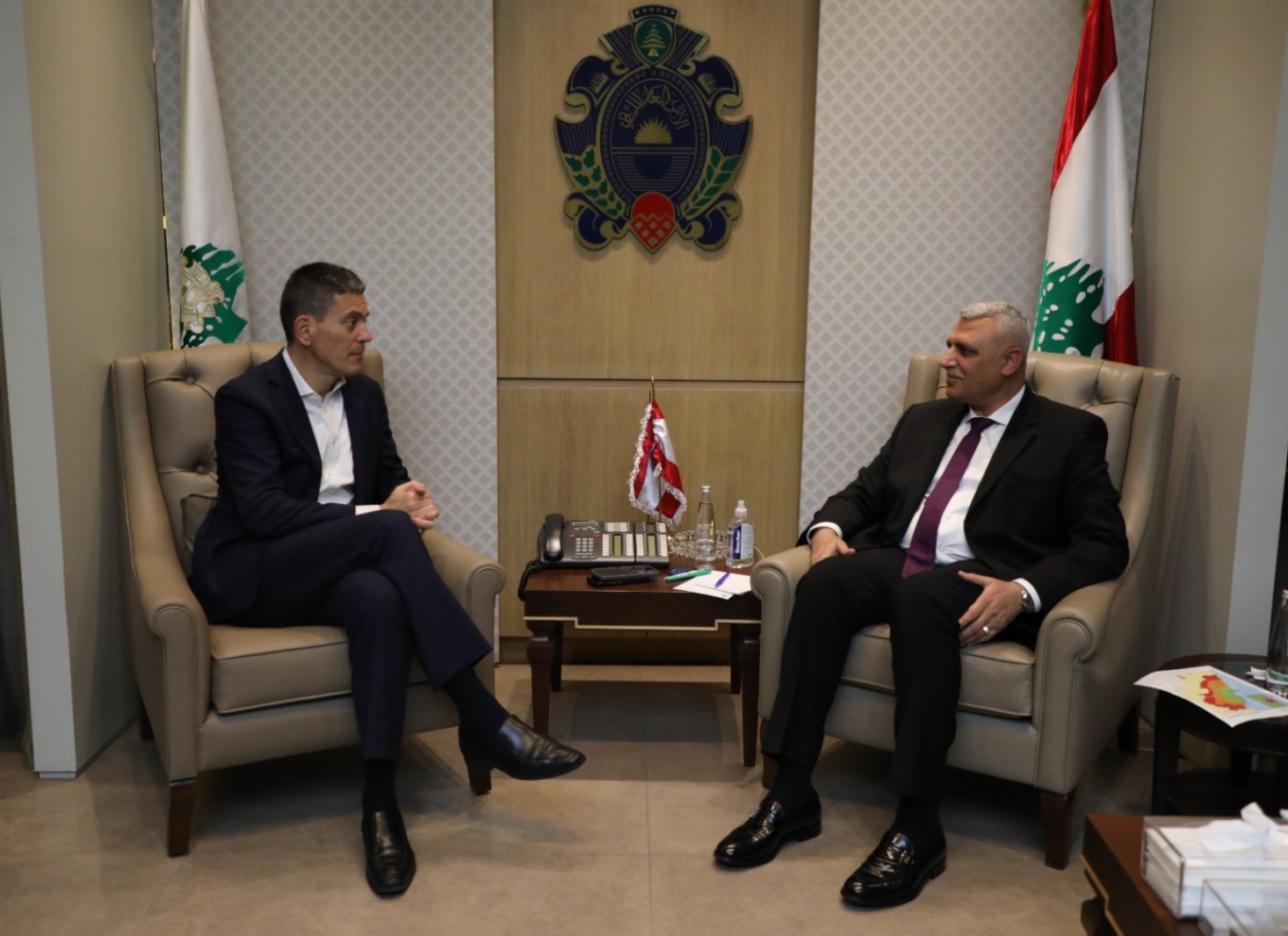 استقبل المدير العام للأمن العام اللواء حسن شقير عصر اليوم في مكتبه رئيس لجنة الإنقاذ الدولية IRC استقبل المدير العام للأمن العام اللواء حسن شقير عصر اليوم في مكتبه رئيس لجنة الإنقاذ الدولية IRC