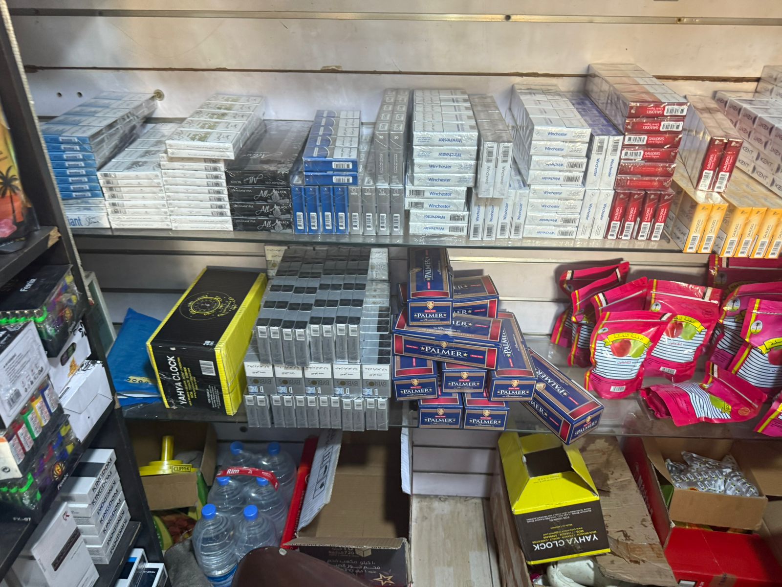 الريجي ضبطت مصنوعات تبغية مهرّبة ومزوّرة في الفرزل وبئر حسن