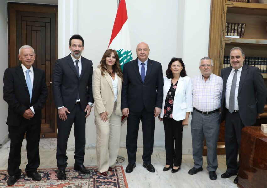 رئيس الجمهورية إستقبل وزير المالية الذي عرض عمل الوزارة  والقوانين ذات الصلة وملف التعيينات