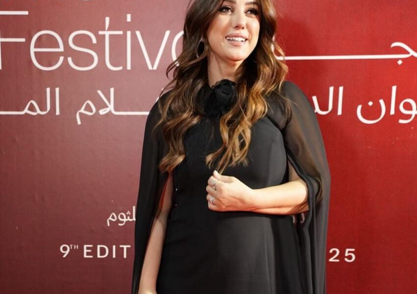 كندة. علوش تتسلم تكريمها من مهرجان اسوان الدولي لأفلام المرأة  كندة تدعو الجميع لزيارة اسوان و سعادتها بالتكريم
