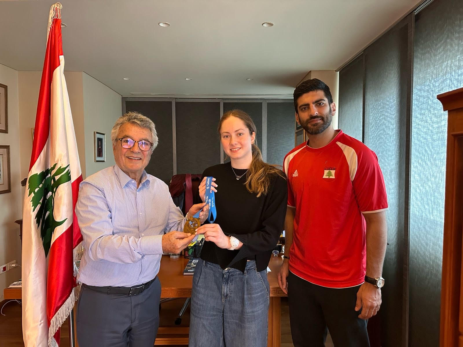 ليتيسيا عون قدّمت ذهبية “إستونيا” إلى المقدسي