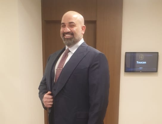 هاني شيت… رجل الأعمال الذي جمع بين الفخامة والإنسانية، ورفع راية الوفاء للوطن