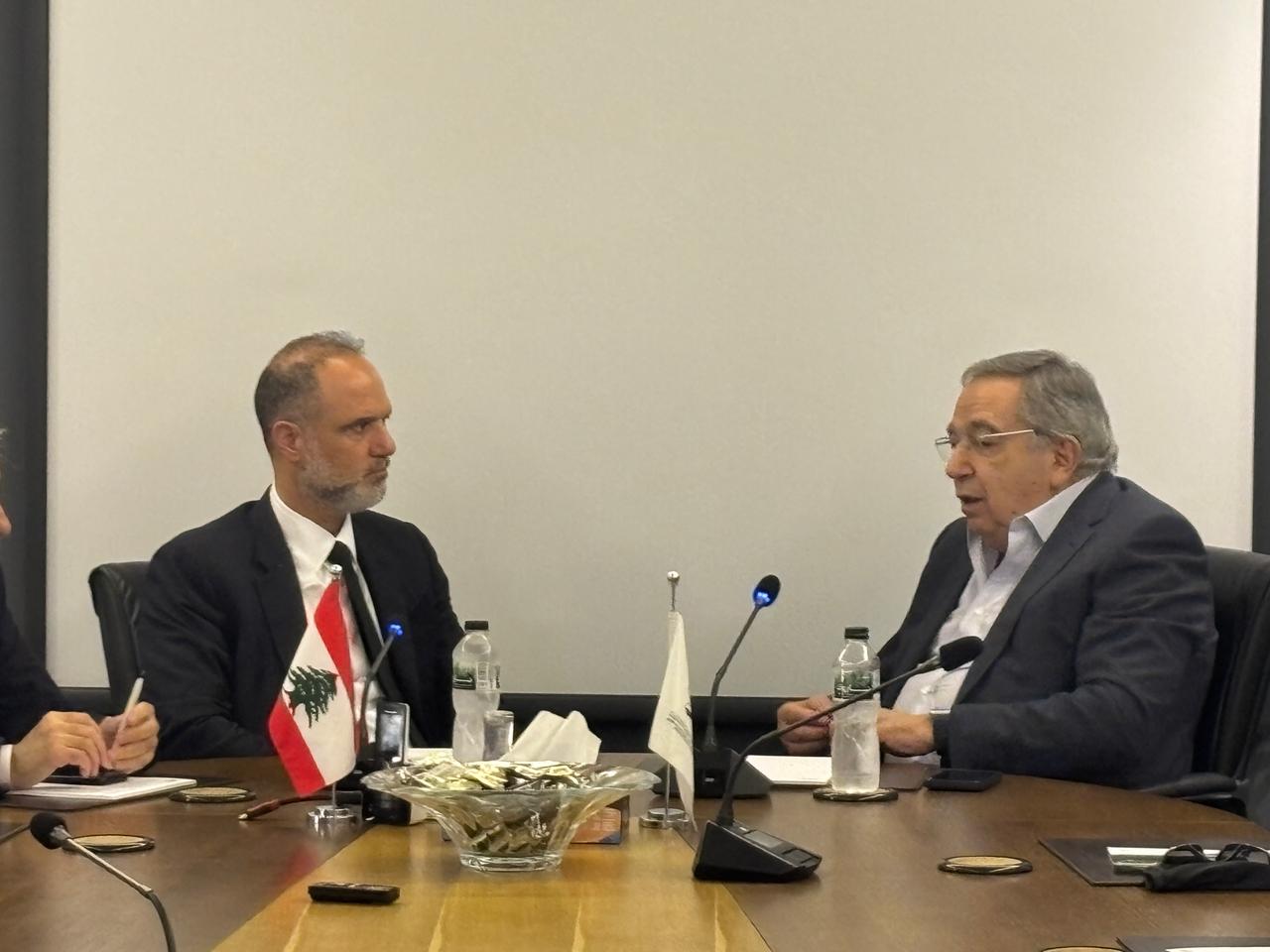 وزير النقل يزور جمعية الصناعيين والبحث تركز  على زيادة الإستثمار الصناعي وتشغيل مطار القليعات وتركيب السكانر