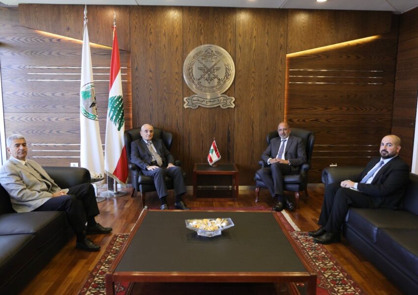 وزير الدفاع الوطني خلال لقاءه المنسق المقيم للأمم المتحدة في لبنان لتمديد مهمة اليونيفيل من دون أي تعديلات