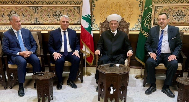 استقبل مفتي الجمهورية اللبنانية الشيخ عبد اللطيف دريان في دار الفتوى المدير العام للأمن العام اللواء حسن شقير