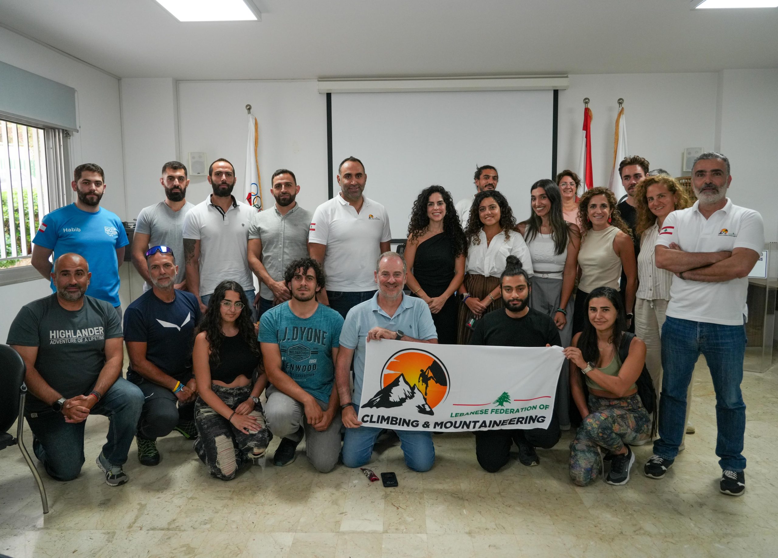 إنجازات عالمية جديدة في تسلق الجبال.. نيللي عطّار أول لبنانية وعربية تتسلق أعلى خمسة قمم في العالم