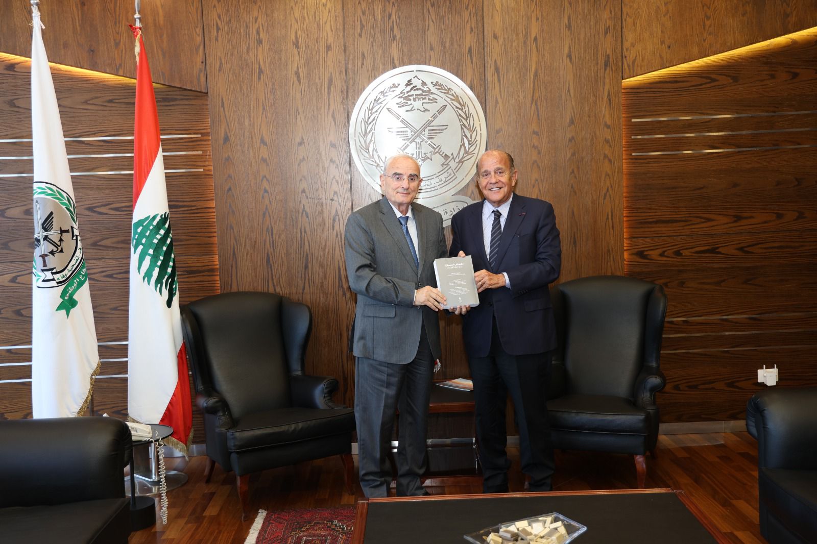 استقبالات وزير الدفاع الوطني