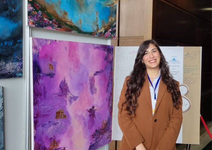 الفنانة أسماء رحو ريشة تنسج الحلم وتزرع الجمال في قلب اللوحة