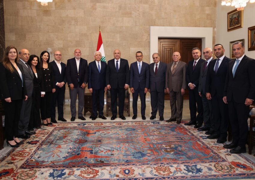 رئيس الجمهورية مستقبلاً  نائب المدير الاقليمي للبنك الدولي