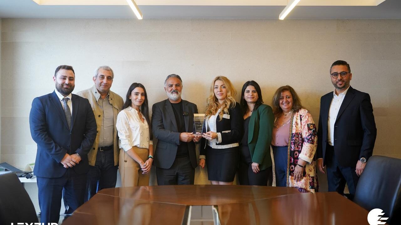 فريق الشؤون القانونية في غلوب مد يحرز جائزة Legal Tech Innovation المرموقة لعام 2025من Lexzur
