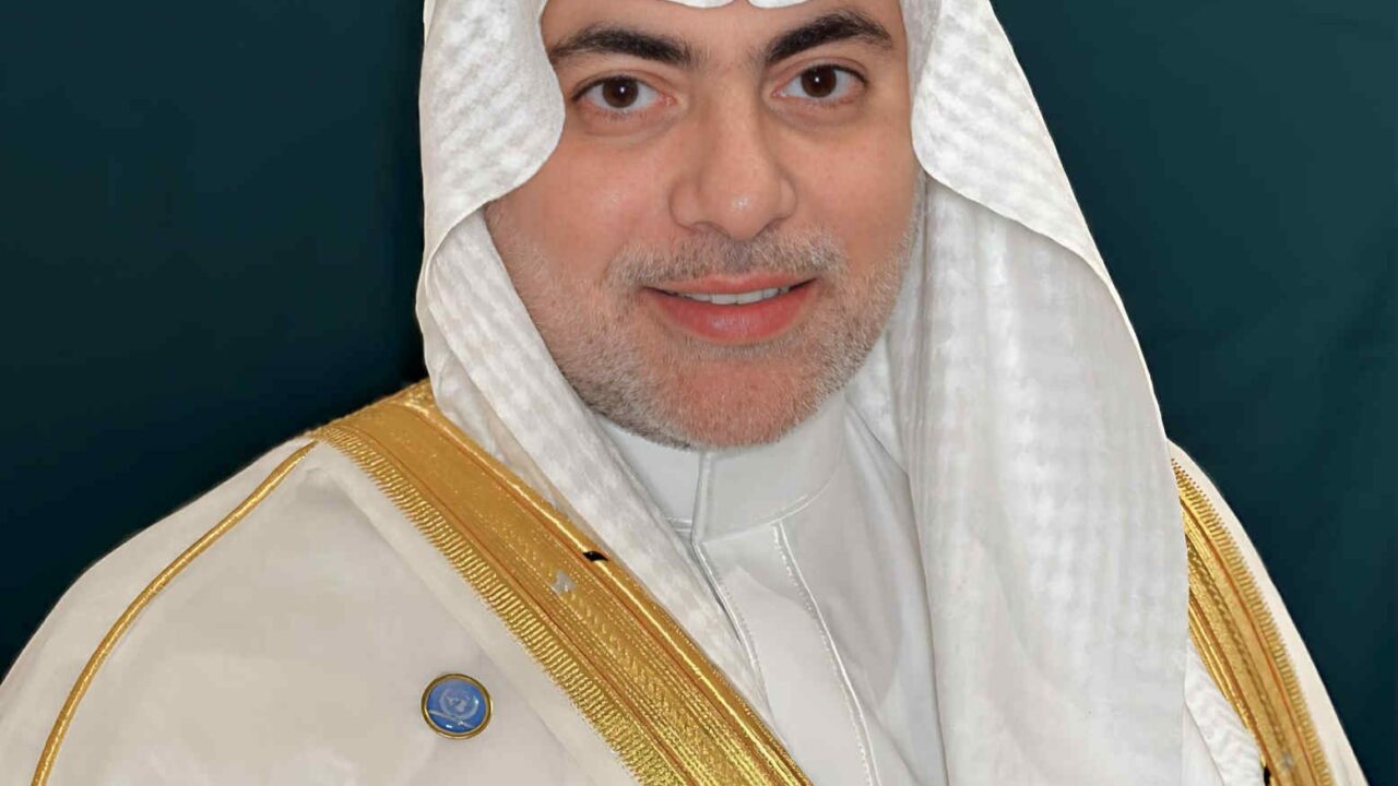 في عيد ميلاده.. أوسمة السلام والأناقة تزين مسيرة الدبلوماسي د. عاطف سندي وتؤكد مكانته الرفيعة عربياً ودولياً