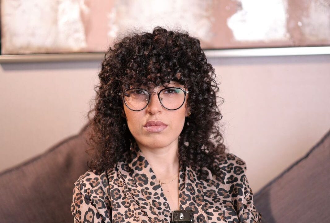 من قلب الموضة إلى باب منزلك..سانتا داوود تُحدث ثورة في عالم التجميل!